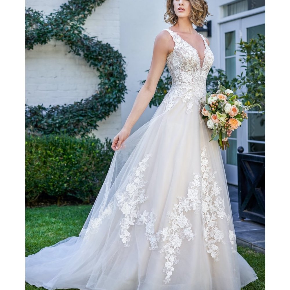 Brand new wedding dress
